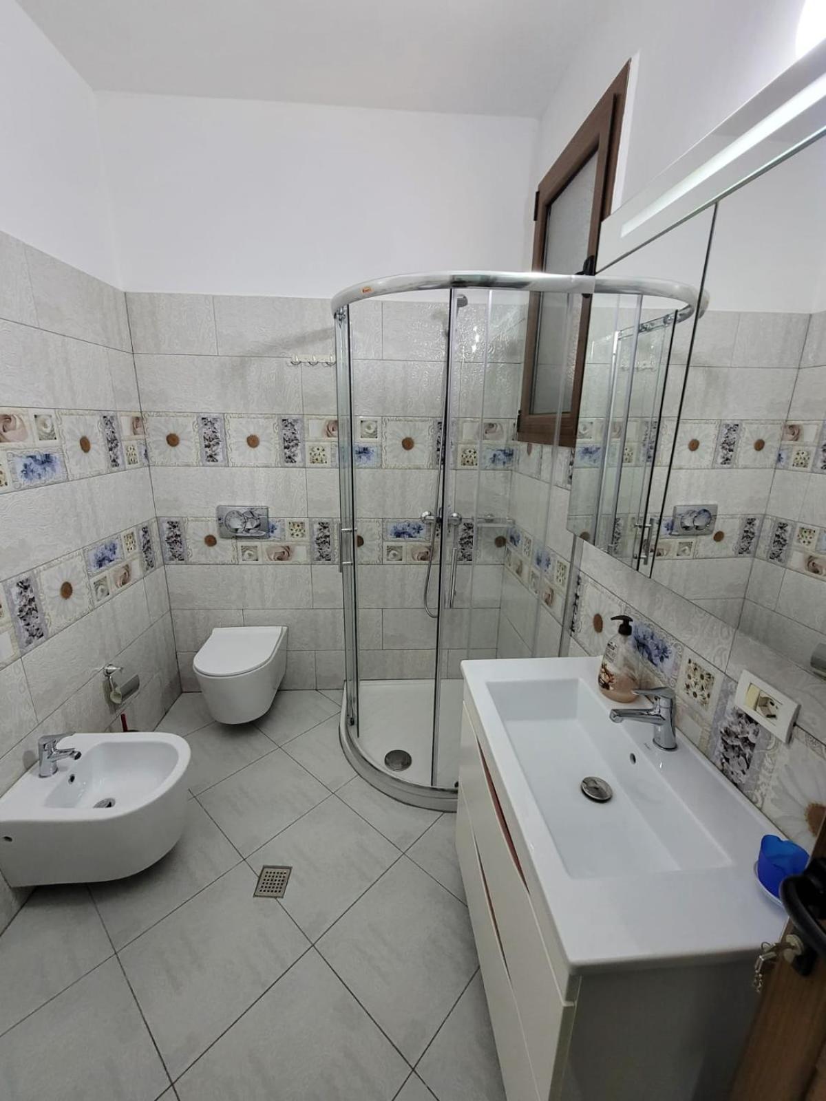 Private Room On A Shared Apartament Near Durres Beach Luaran gambar