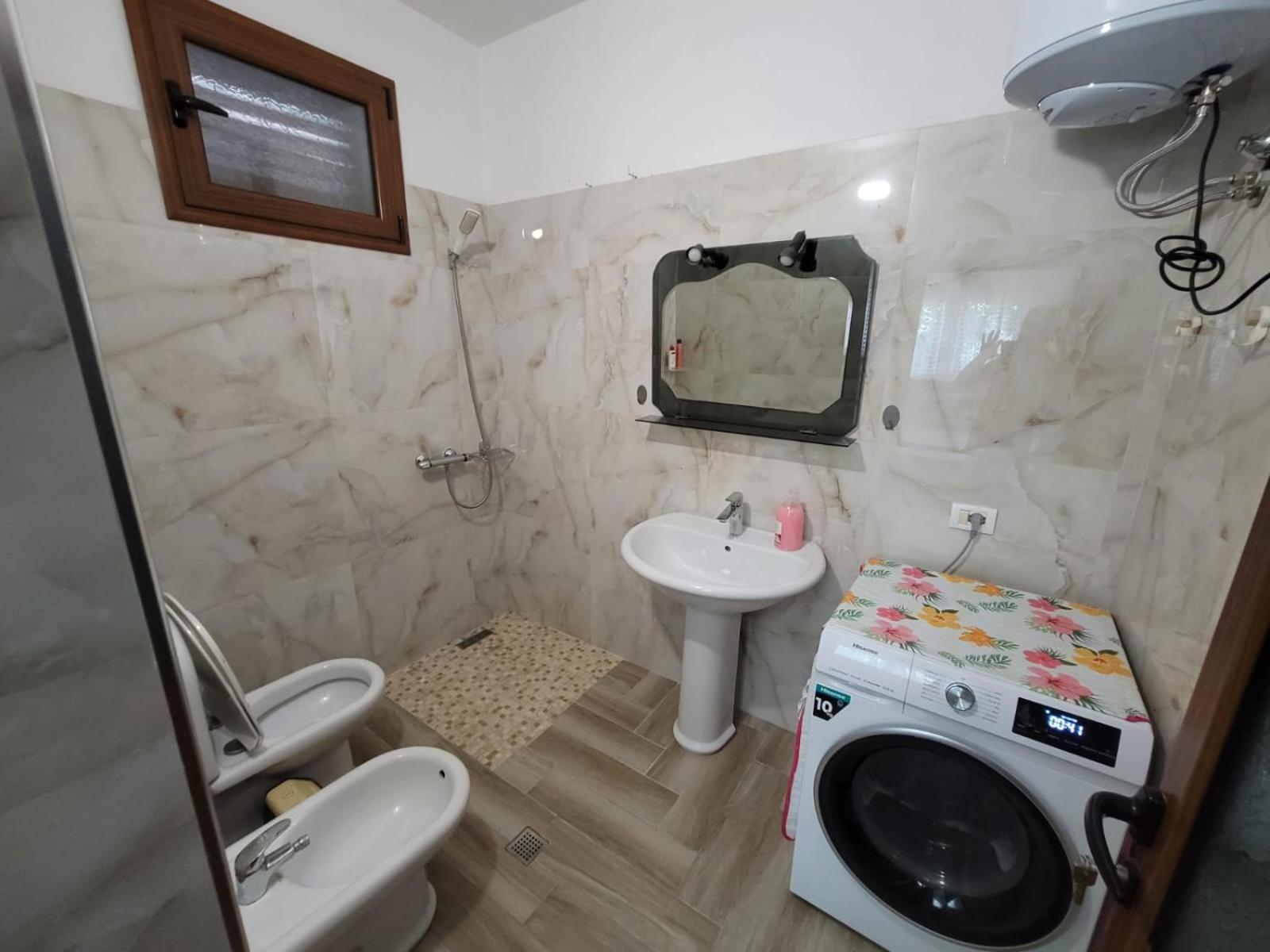 Private Room On A Shared Apartament Near Durres Beach Luaran gambar